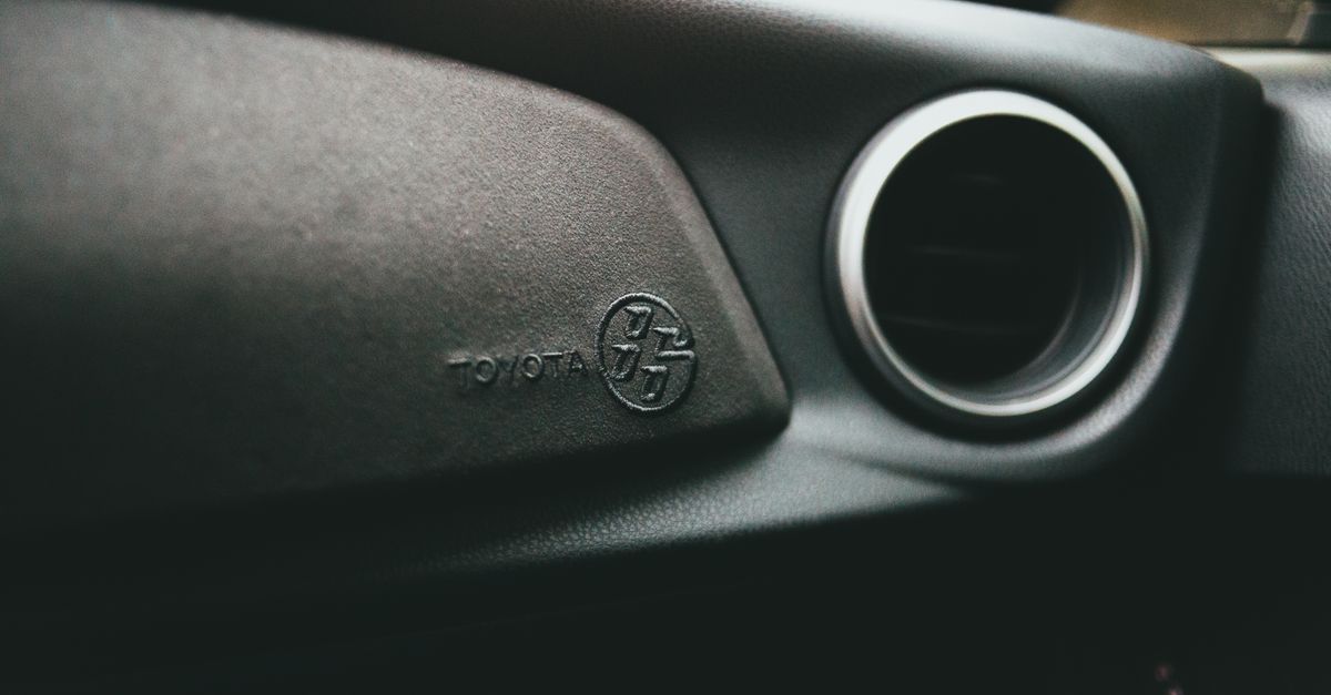 Toyota car key fob — Riverside Drive Locksmith NYC Corp