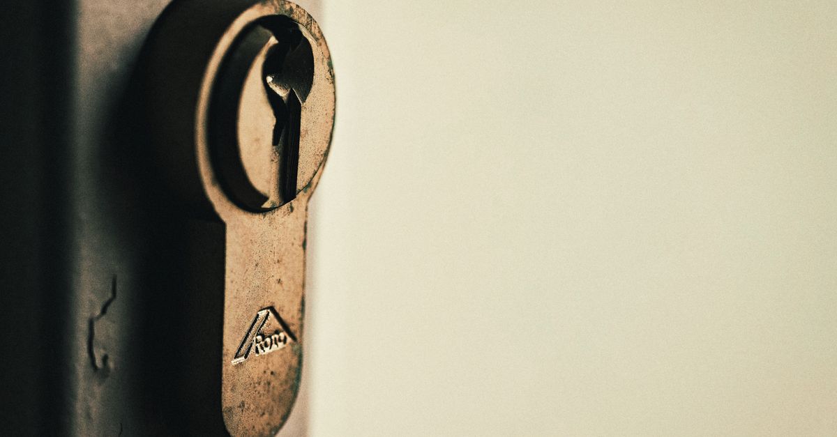 How Our Mobile Emergency Locksmith Service Works — From Your Call to a Secured Door — Riverside Drive Locksmith NYC Corp